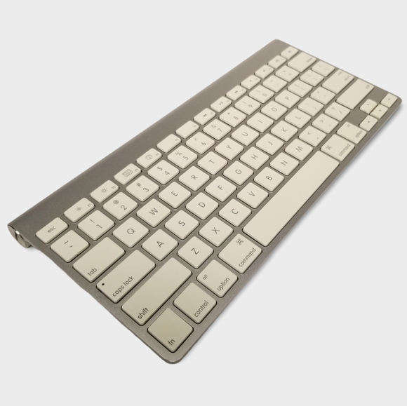 iMac Aperture 2 - Accessory Bundle - Picture 2 of 13